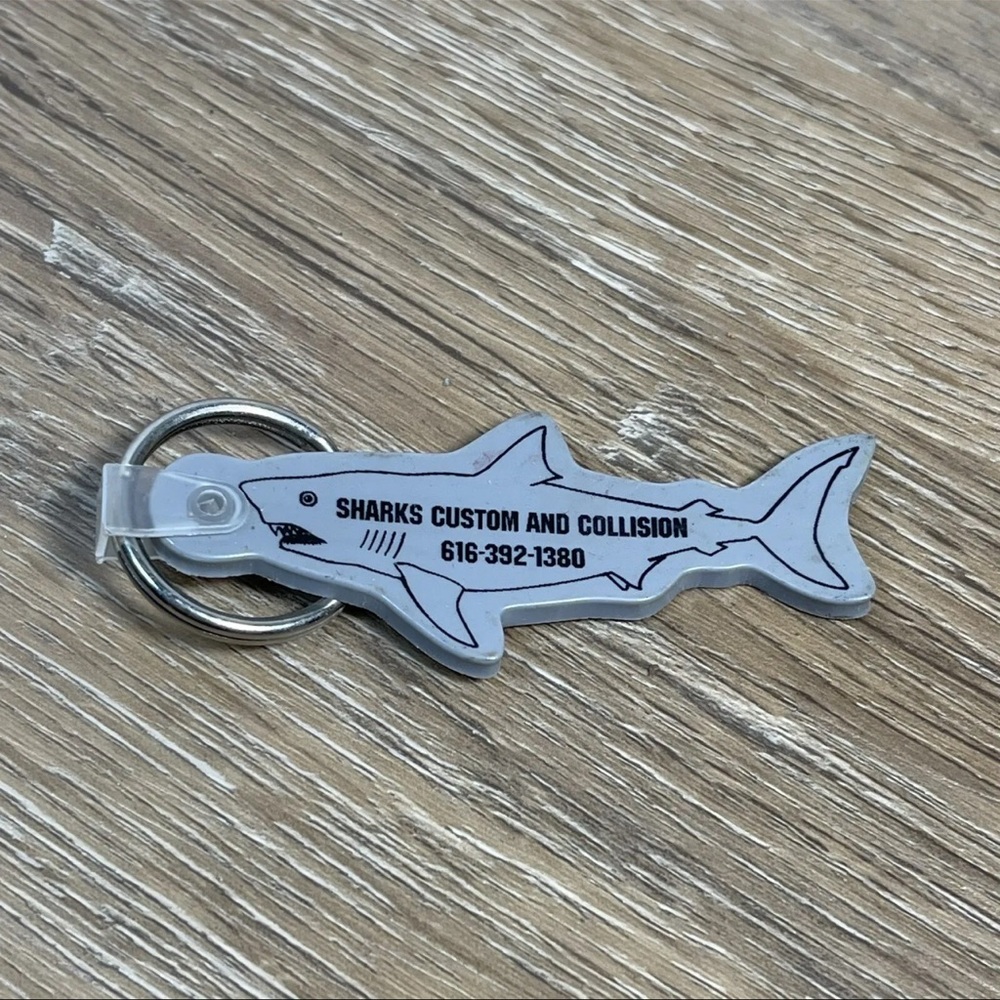 Vintage Sharks Custom & Collision Keychain Gray Shark Shape Key Fob